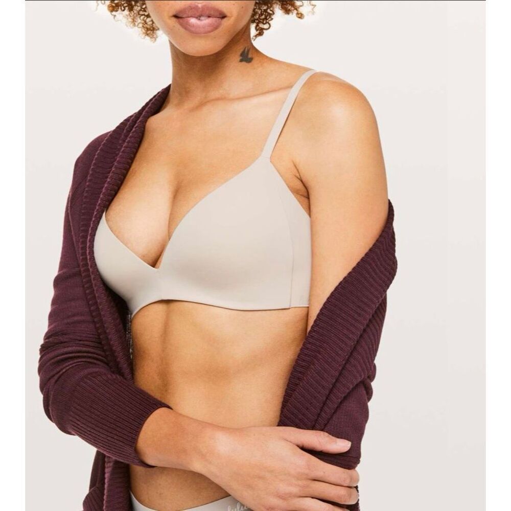 Lululemon Take Shape Bra in Beige Size 36C